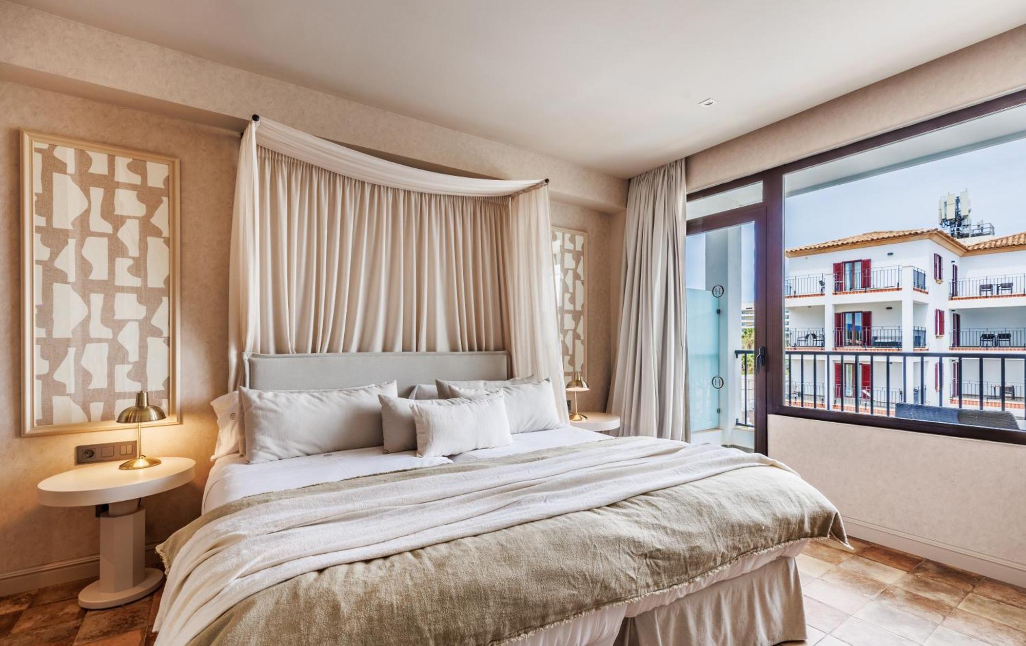 Double or Twin Room Side Sea View